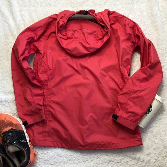 EUC Vineyard Vines red Zip Up Windbreaker M - Picture 15 of 15